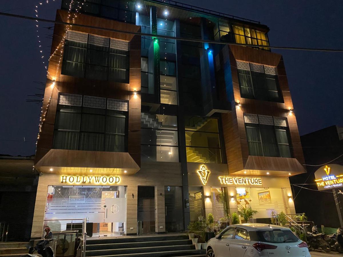 Hotel Hollywood - Family Hotel Zirakpur Exterior foto